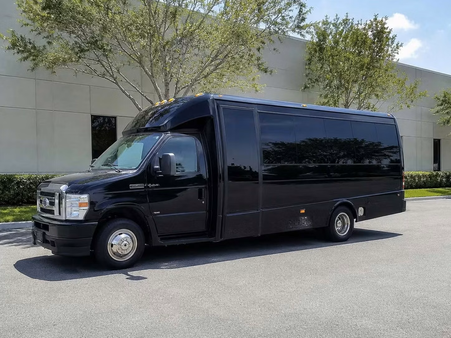 dana point 18 passenger minibus rental
